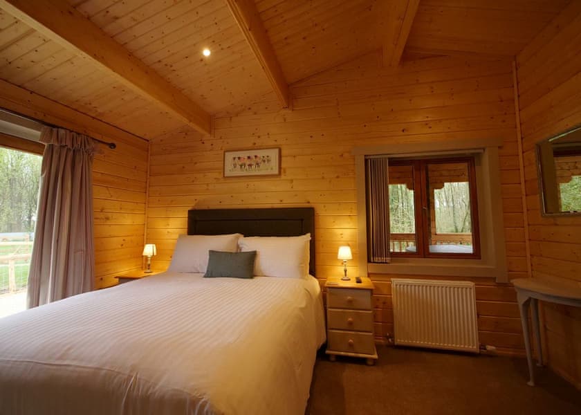The Old Oak Tree - Peckmoor Farm Lodges, Crewkerne
